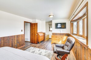 House (5 Bedrooms) | Interior - 1/2 Mi to Dtwn: Pierre Family Home w/ Patio (Pierre)