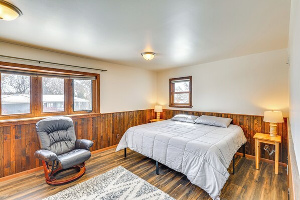 House (5 Bedrooms) | Interior