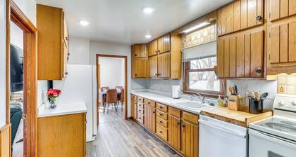 1/2 Mi to Dtwn: Pierre Family Home w/ Patio