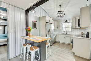 Apartment (0 Bedroom) | Interior