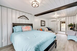 Apartment (0 Bedroom) | Interior