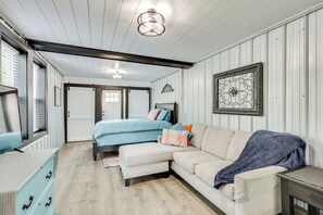 Apartment (0 Bedroom) | Interior