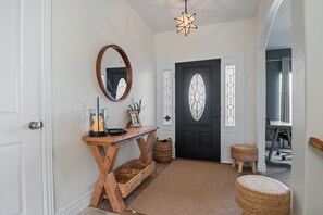 Interior - Callaway Vista, 6br, hot tub, views, sleeps 16 (Heber City)