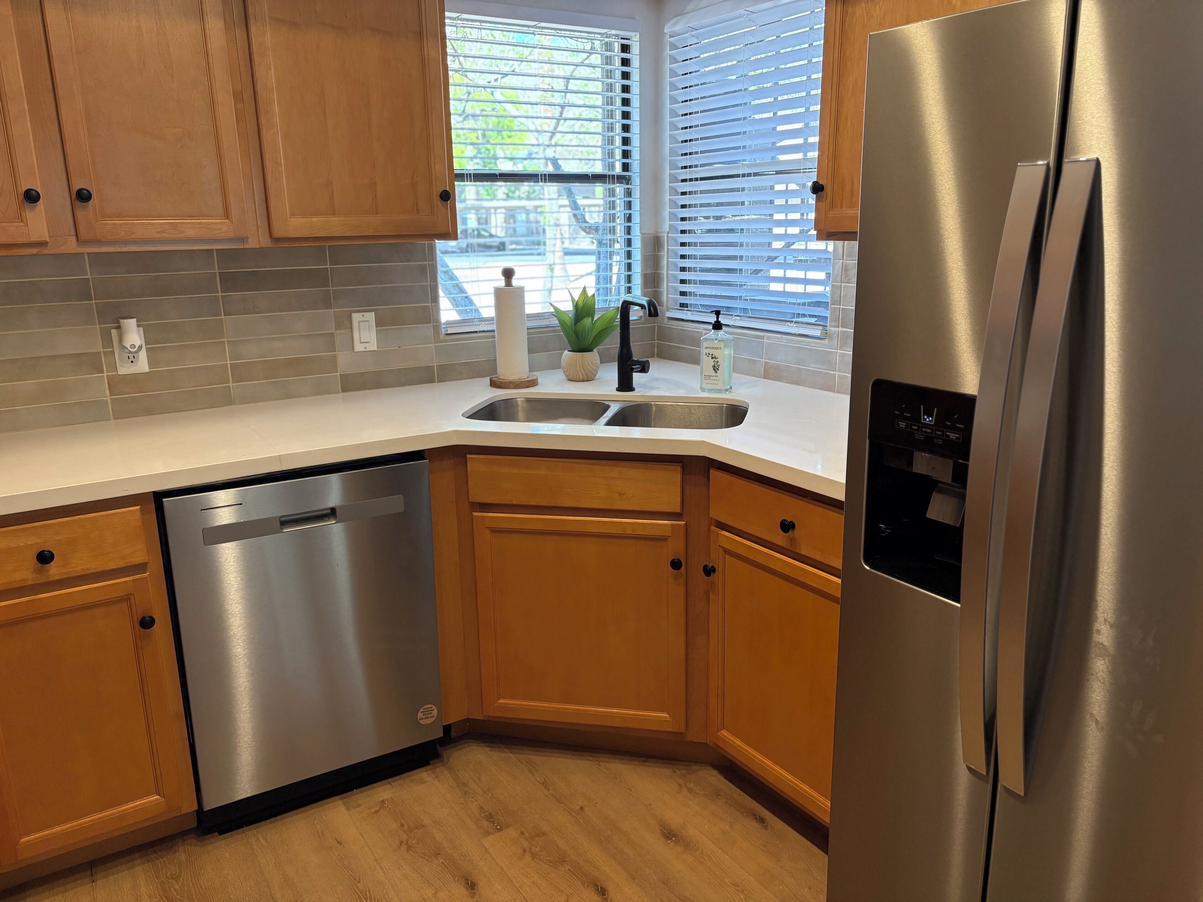 Refrigerador, microondas, horno, placa de cocina