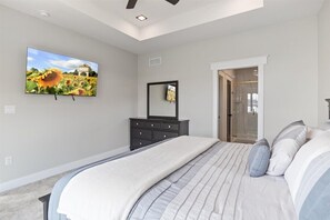 6 habitaciones, tabla de planchar con plancha y cuna de viaje