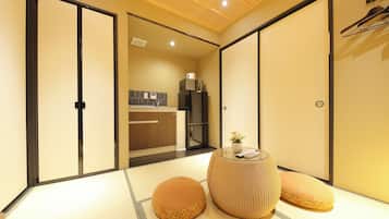 Basic Twin Room, Non Smoking, Kitchenette | Soundproofing, free WiFi, bed sheets