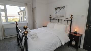 Cottage | 2 bedrooms, free WiFi, individually decorated, individually furnished