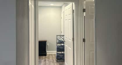 Charming 2-bedroom house with WiFi, AC in welcoming Eastpoint