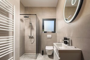 Shower, towels
