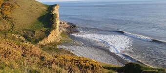 Luxury Shepherds Hut near Glamorgan Coast