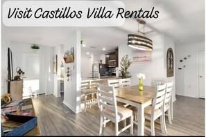 Dining - Peaceful Retreat in Fort Myers. Entire home. Weekly and Long Stay Discounts! (Fort Myers)