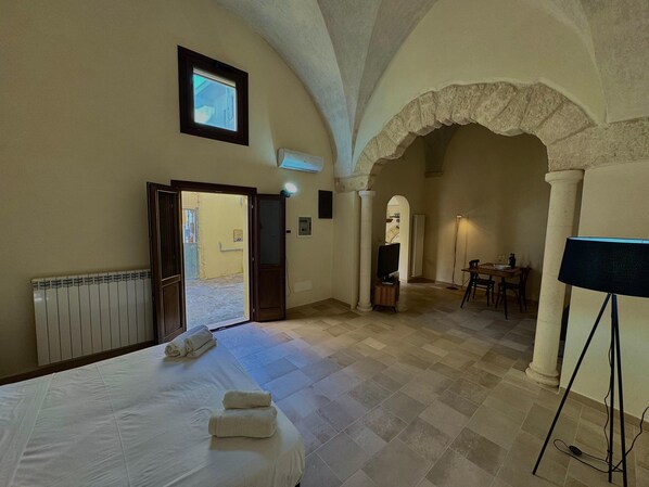 1 bedroom, WiFi, bed sheets, wheelchair access - Dimora Louise by Symphonya Rentals (Nardò)