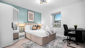 2 bedrooms, iron/ironing board, travel cot, free WiFi