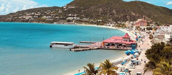 Panoramic Ocean View Flat: St Maarten