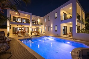 Pool - Beautiful Villa Cena! 6 Bedrooms, Waterfront, Jacuzzi, Gym, Amenities (Providenciales)