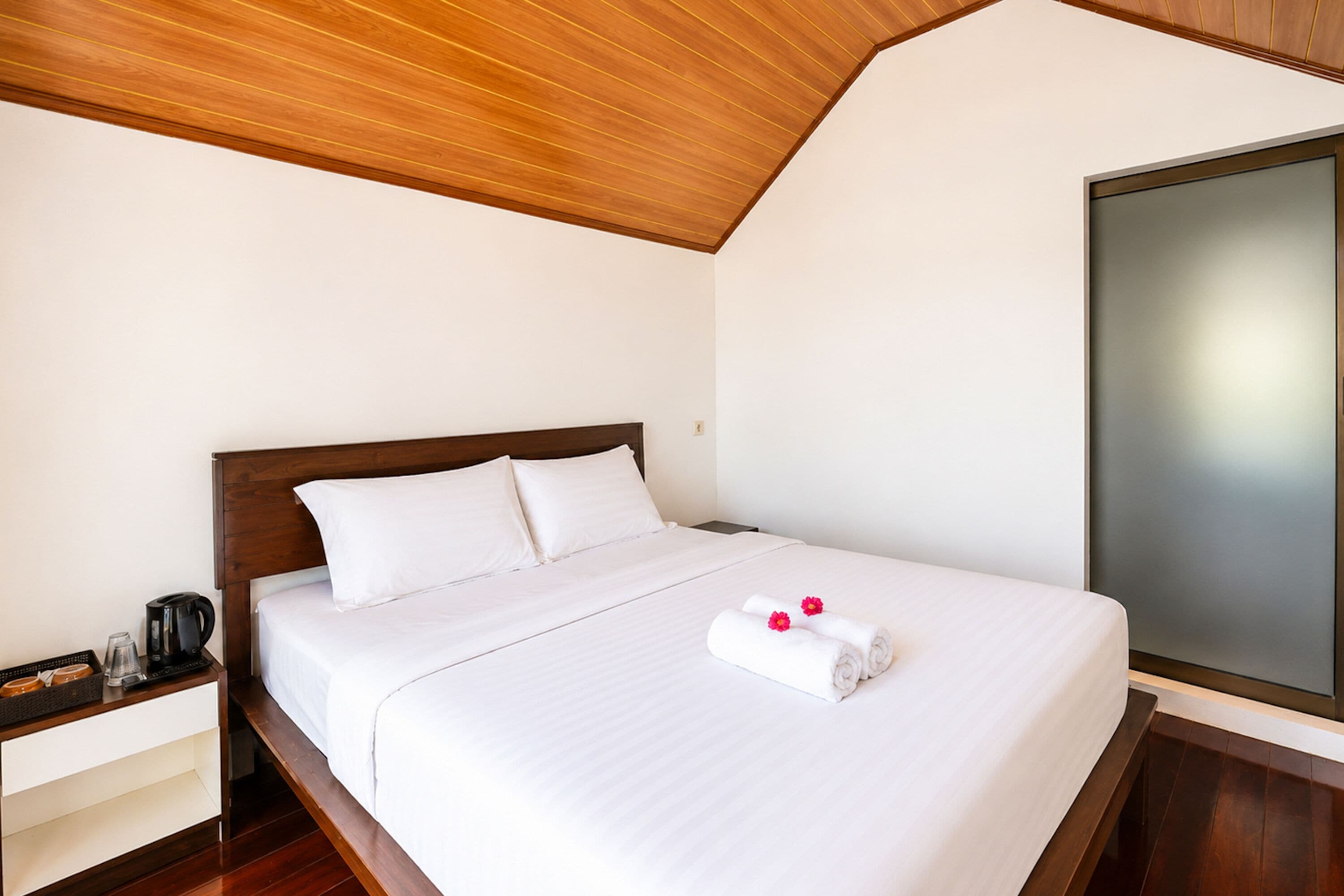 Cabaña Deluxe, vista al lago | 1 habitación, escritorio y espacio para trabajar con laptop 