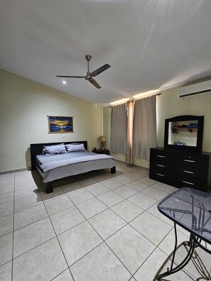 3 bedrooms, iron/ironing board, WiFi