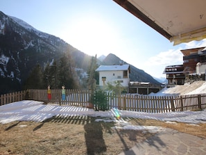 Property grounds - Lovely apartment for 10 guests with WIFI, TV and terrace (Kappl)