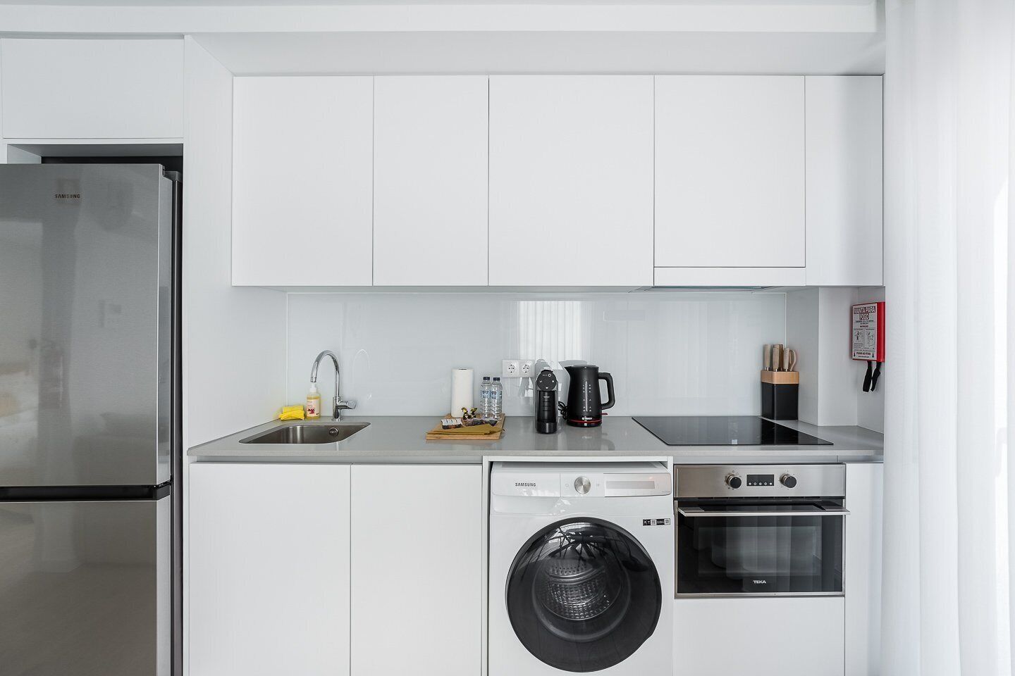 Refrigerador, microondas, horno y lavavajillas 