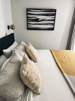 2 bedrooms, desk, iron/ironing board, travel crib