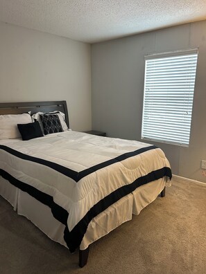 1 chambre, bureau, fer et planche à repasser, Wi-Fi