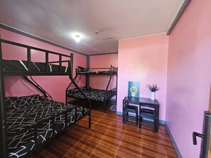 3 chambres, bureau, draps fournis
