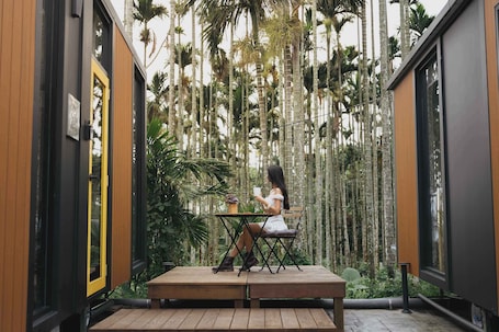 Outdoor dining. California Good Day Campground 1 (加州好日子露營區1)