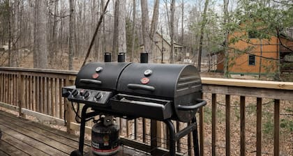 Cozy cabin w/deck & grill, dog-friendly, trails