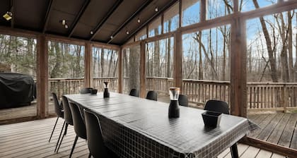 Cabin: Wraparound Deck, WiFi, Grill, Dog-Friendly!