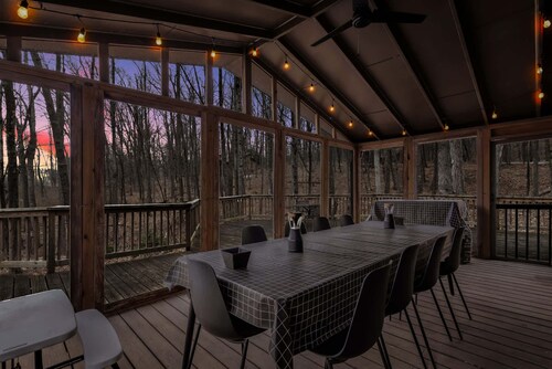 Cozy cabin w/ deck & grill, dog-friendly, trails