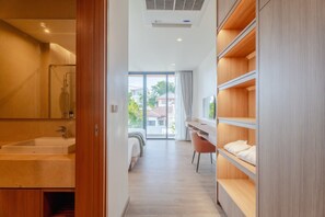 Deluxe Villa, Garden View | 3 bedrooms, desk, iron/ironing board, free WiFi