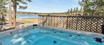 Lakefront Getaway All Decked Out