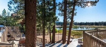 Lakefront Getaway All Decked Out