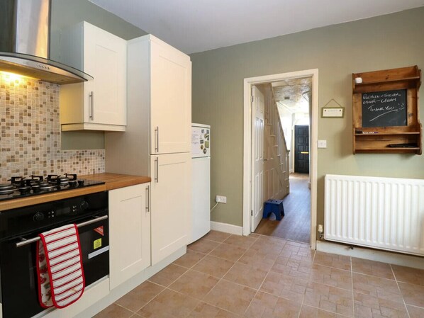 Fridge, microwave, stovetop, toaster