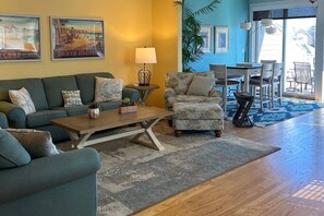 Télévision, cheminée, lecteur de DVD