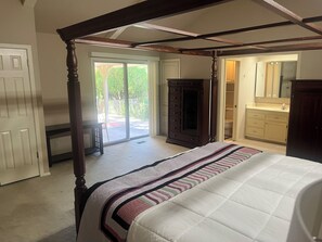 5 habitaciones, escritorio, tabla de planchar con plancha y wifi