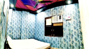Double Room | Free WiFi