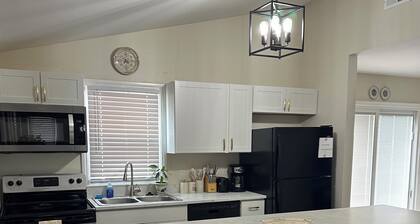 Lovely 3-bedroom house in Richmond downtown