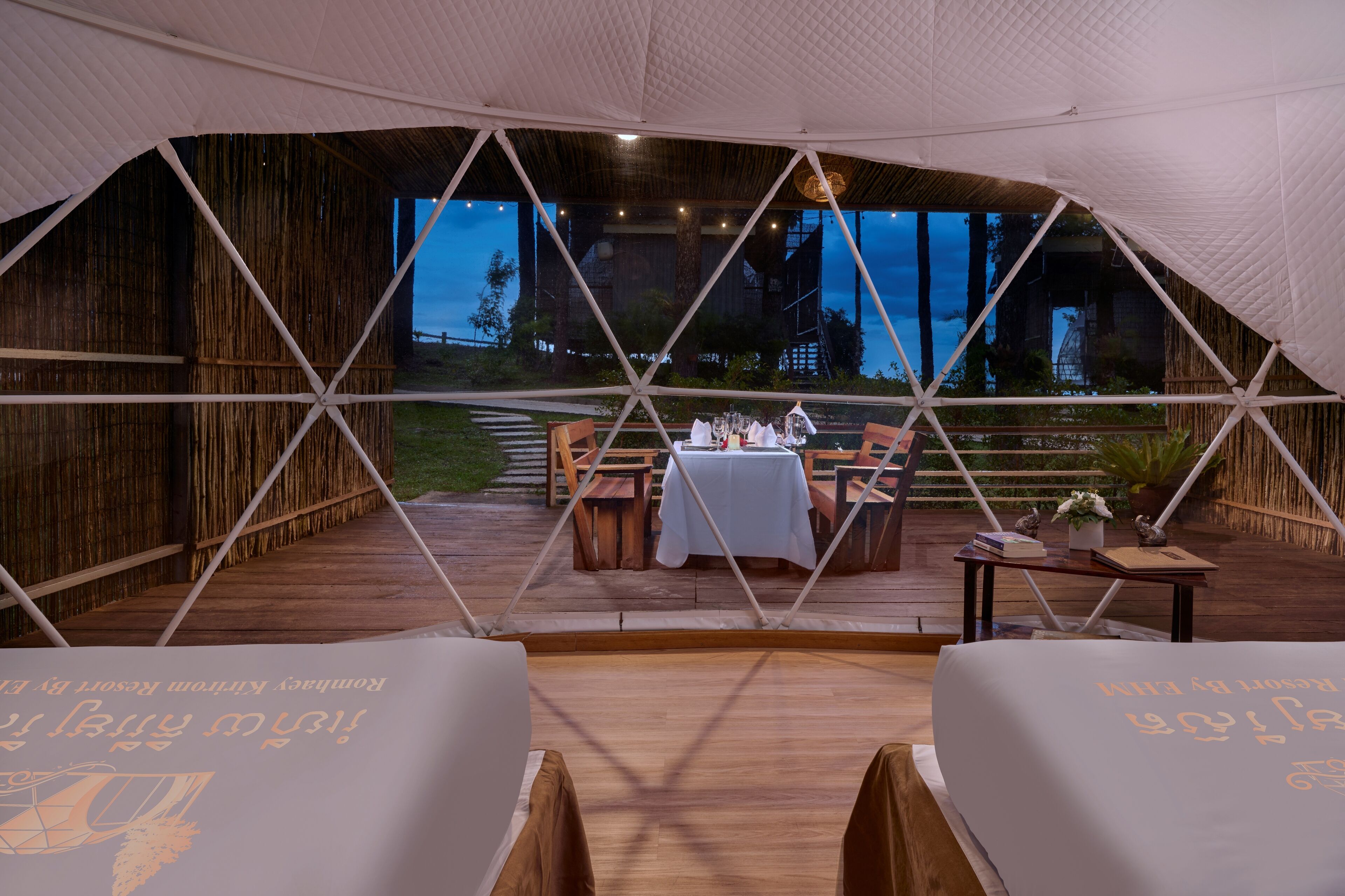 Deluxe Family Room Jungle View | Premium bedding, minibar, in-room safe, desk