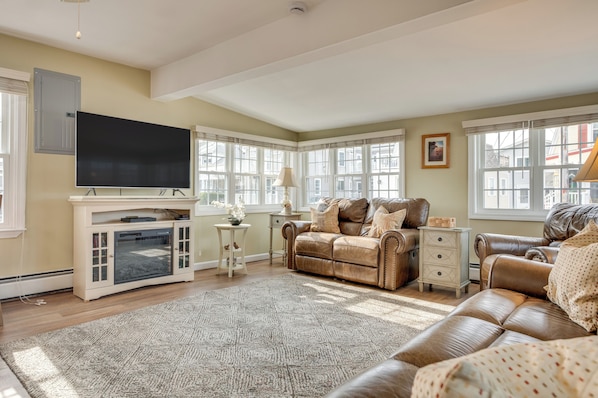 TV, fireplace, DVD player