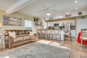 TV, fireplace, DVD player