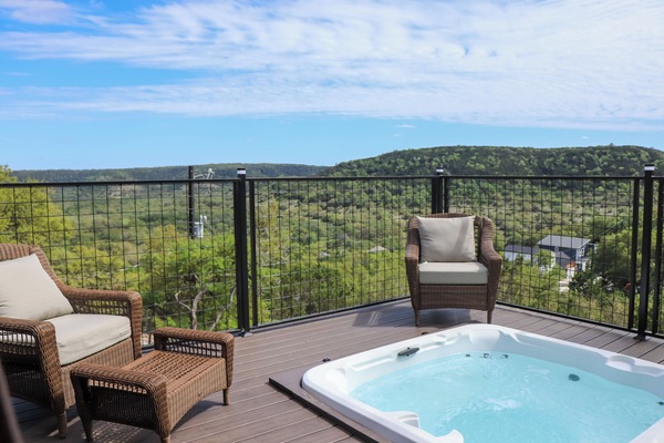 Canyon Lake Vacation Rental | 2BR | 1BA | 900 Sq Ft | Exterior Stairs to Access