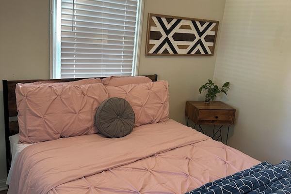 3 Schlafzimmer, BĂŒgeleisen/BĂŒgelbrett, WLAN, BettwĂ€sche