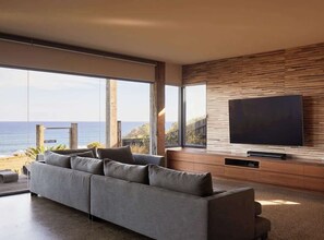 Unclassified image, 4 of 38, button