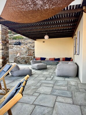 Terrace/patio - House with garden in the bay of Yialos, 400 m from the sea (Ios)