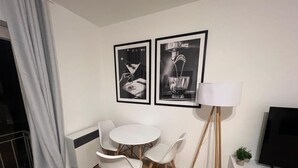 Dining - Modern & stylish studio in a top location (Köln)