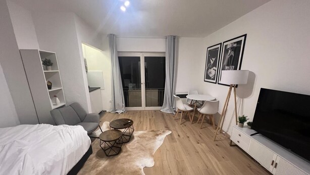 1 bedroom, iron/ironing board, WiFi, bed sheets - Modern & stylish studio in a top location (Köln)