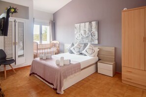 3 bedrooms, free WiFi, bed sheets