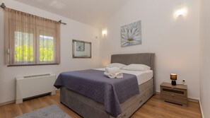 6 habitaciones, tabla de planchar con plancha y wifi gratis 