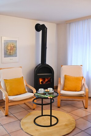 Apartment, 1 Schlafzimmer, Balkon, Stadtblick | Wohnzimmer
